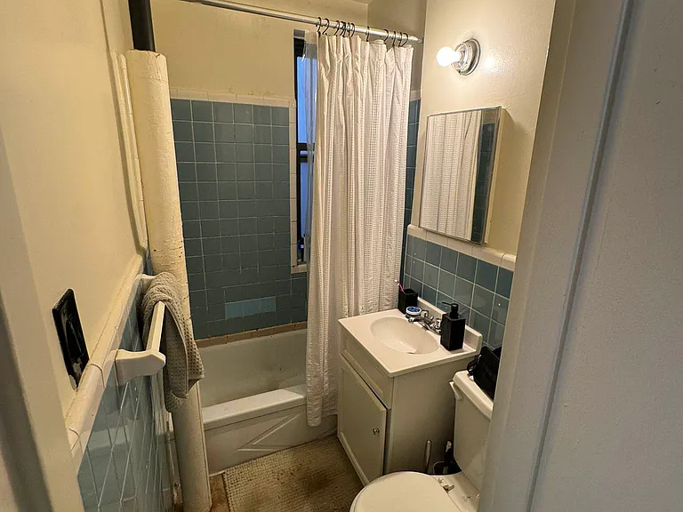 220 E 29th St #6F — Photo 8