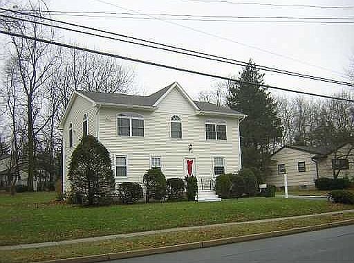 1st image of 220 Dunhams Corner Rd