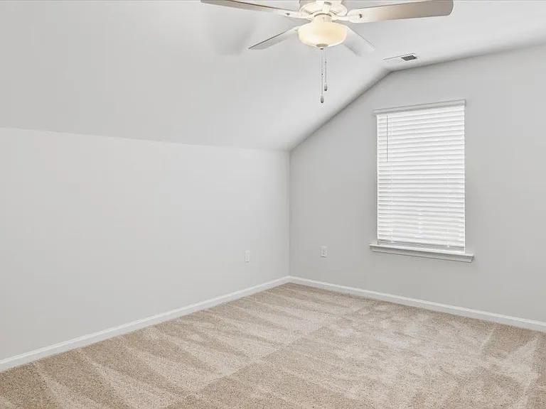 179 Garden Row Dr N — Photo 32