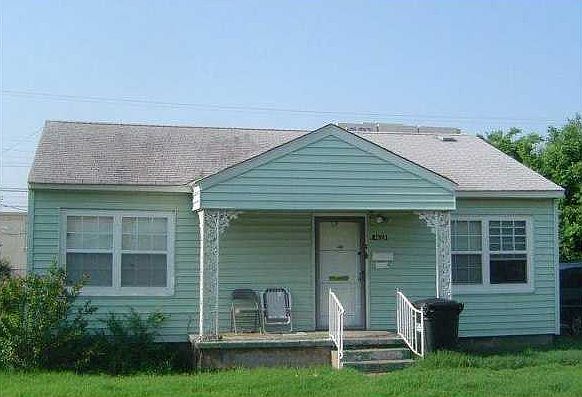 1st image of 4628 SE 28th St
