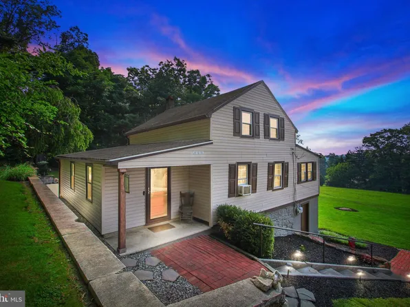 184 Three Hill Rd, Spring Grove, PA 17362