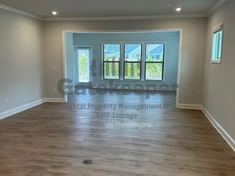 505 Colebrook Way — Photo 12