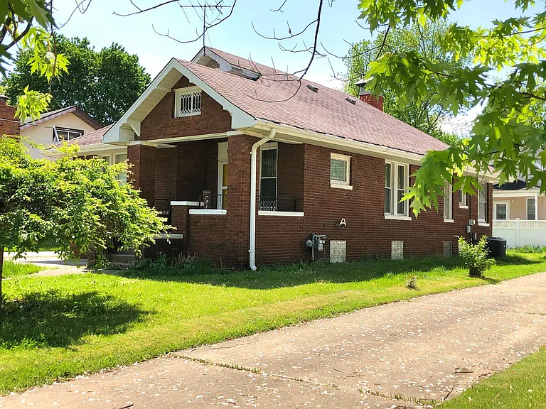 610 Hillsboro Ave — Photo 3