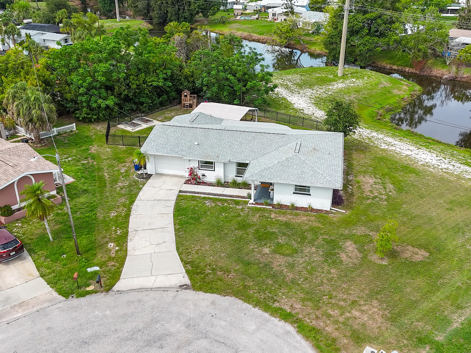 3 bed, 1327 sqft, $3,000 — Photo 4