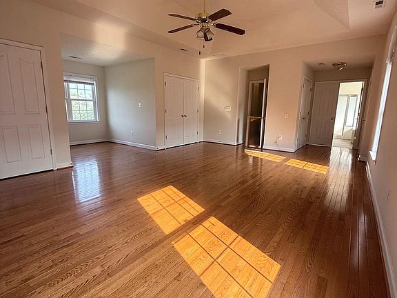5th image of 4114 Derbyshire Ln