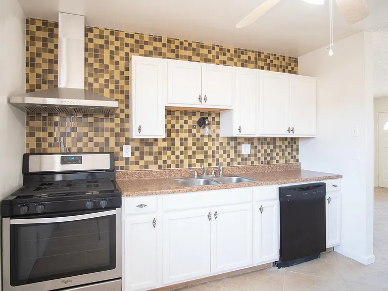 57373 Yucca Trl — Photo 4