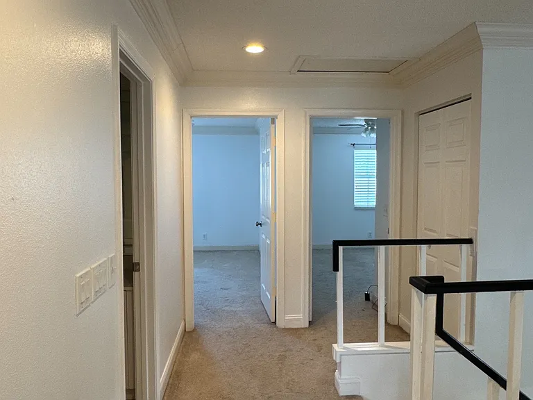10894 Old Bridgeport Ln — Photo 33