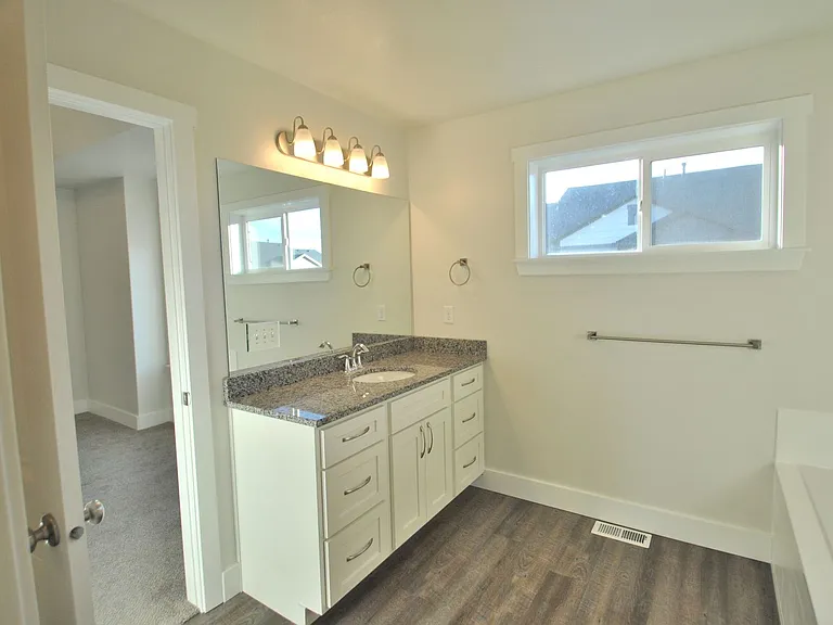 2049 N 380 E — Photo 8