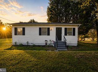 22642 Mill Creek Dr, Linden, MD 20618