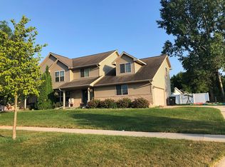 3521 Leeds Castle Dr, Green Bay, WI 54313