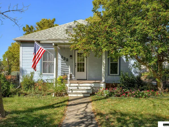832 5th St, Pawnee City, NE 68420