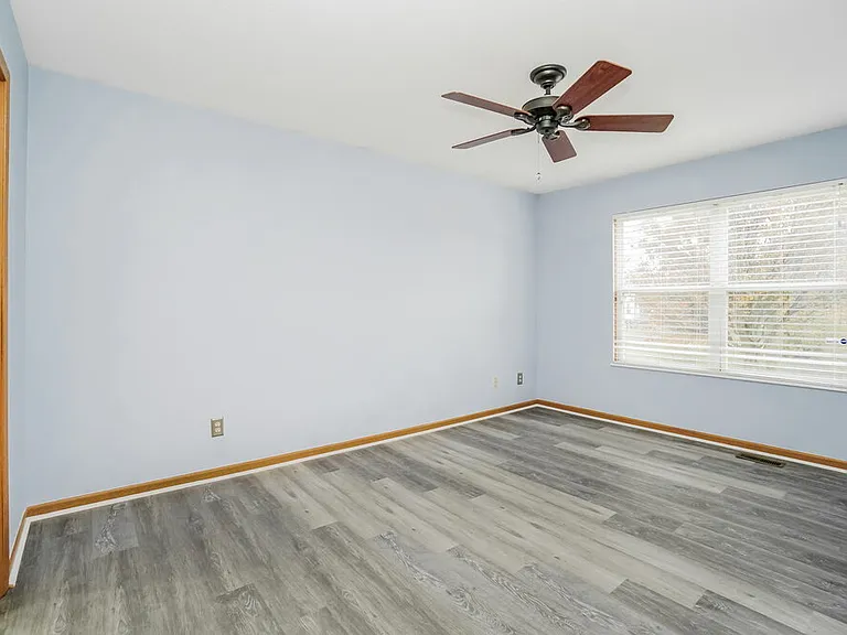 415 Vanderbuilt St — Photo 11