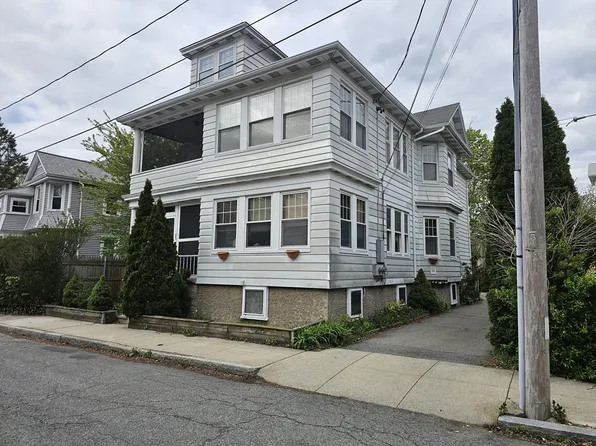 65-67 Farnham St, Fall River, MA 02720