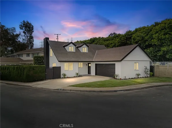 109 Loyola Plz, Seal Beach, CA 90740