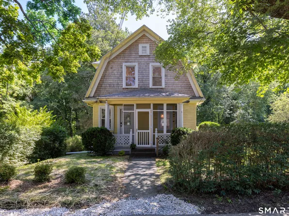 28 Watch Hill Avenue, Stonington, CT 06378