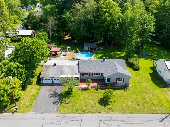 142 Oakland St, Greenfield, MA 01301