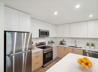 West Wave Apartments, Parksville, BC V9P 2N5