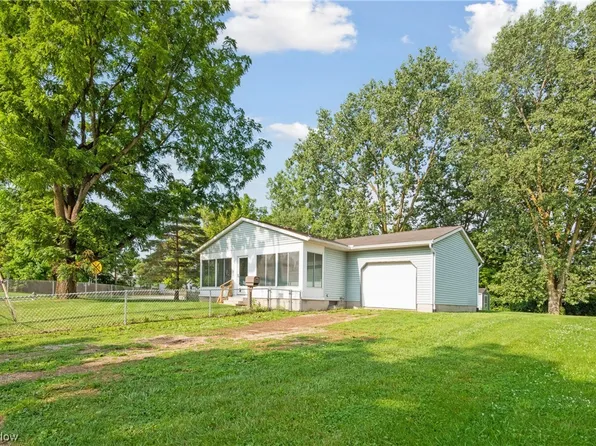 138 S Mill St, Wellington, OH 44090