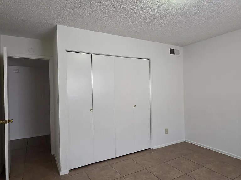 3005 Barkarian Pl — Photo 20