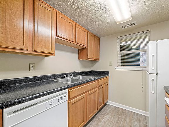 4th image of 100 Castor Dr APT I10