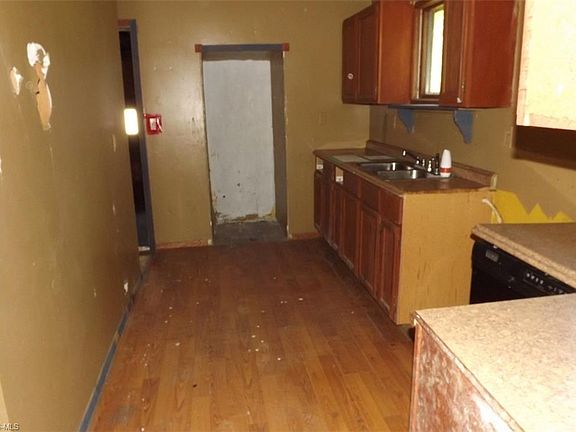 5th image of 5329 Louis Ave