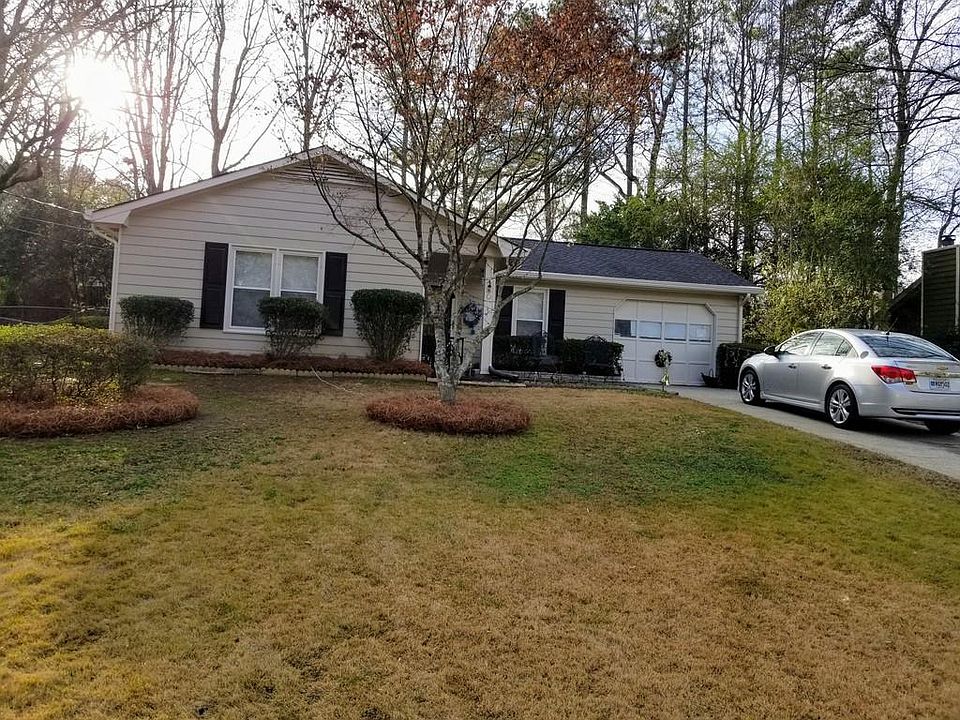 1st image of 373 Agnes Ct