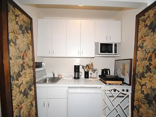 Rented by Buchbinder & Warren | media 15