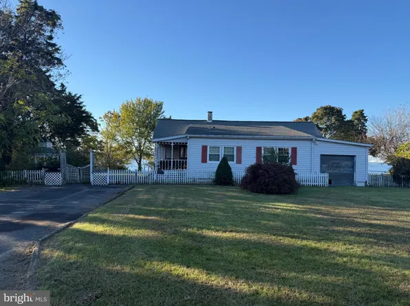 103 Riverview Cir, Colonial Beach, VA 22443