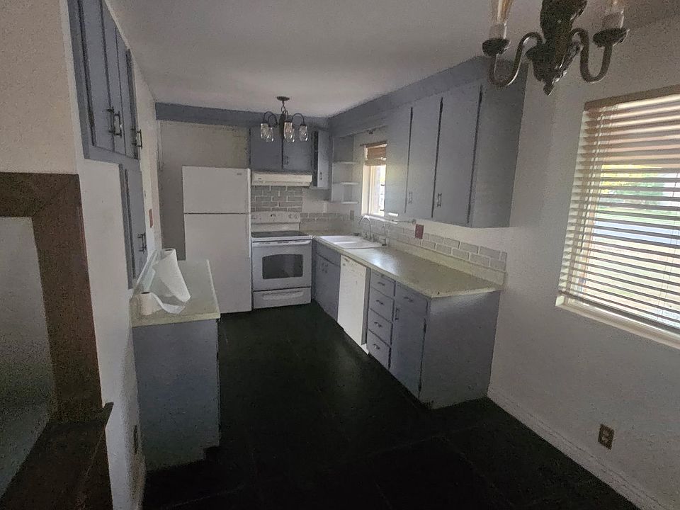 1st image of 1001 E Flonette Ave