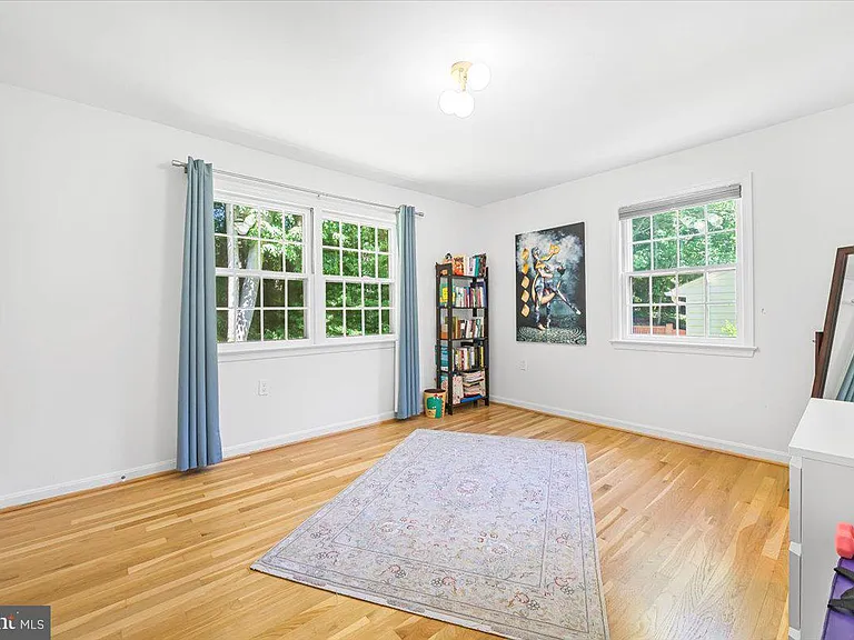 4025 N River St — Photo 34