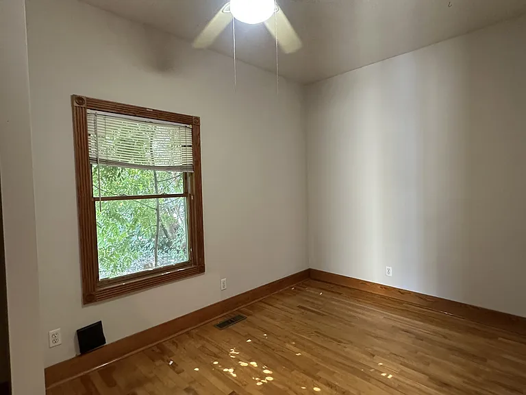 2916 Grand Ave S #1 — Photo 10