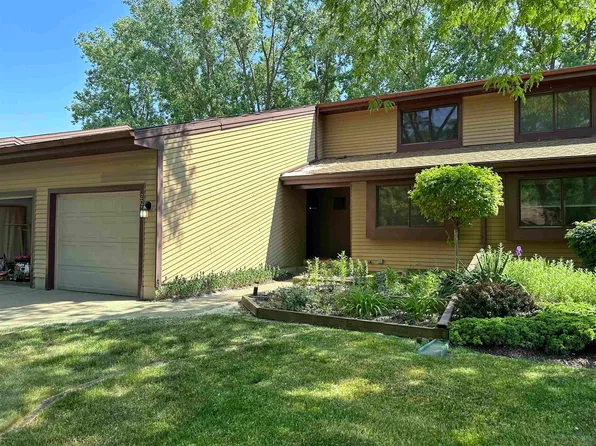 2016 E Provincial House Dr, Lansing, MI 48910