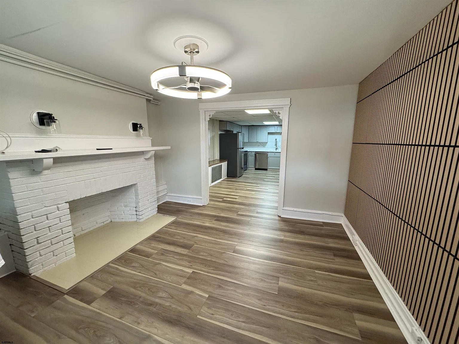 3 bed, 1.0 bath, $2,350 — Photo 3