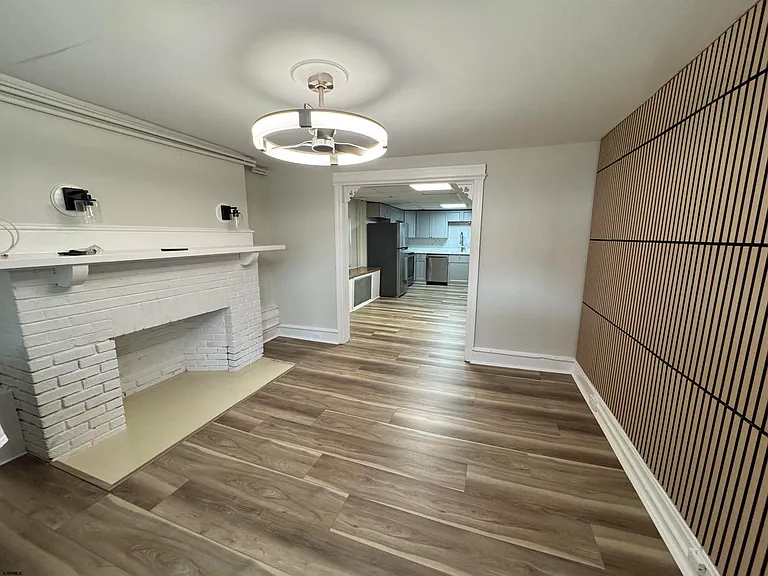 114 N Harvard Ave #1 — Photo 3
