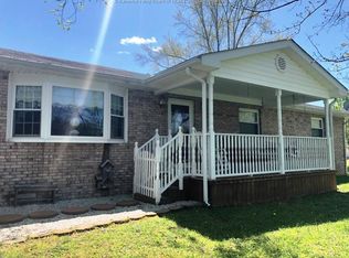 21 1st St, Evans, WV 25241
