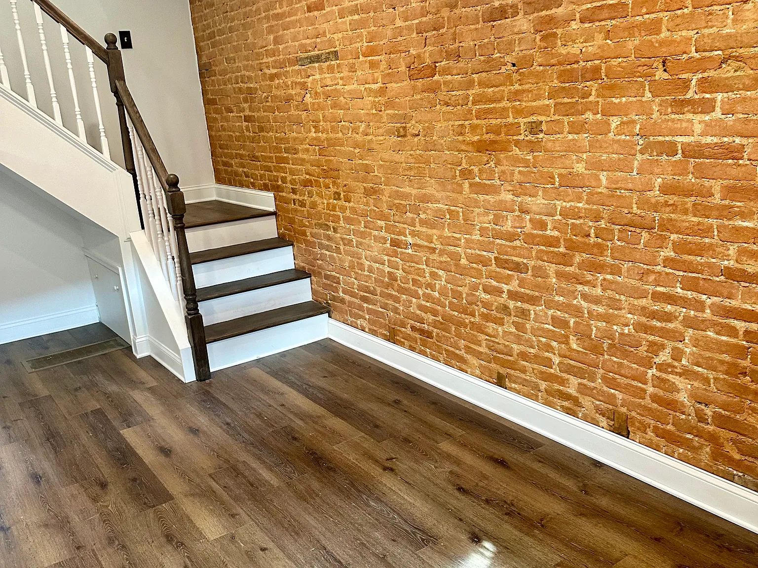3 bed, 1000 sqft, $2,200 — Photo 4