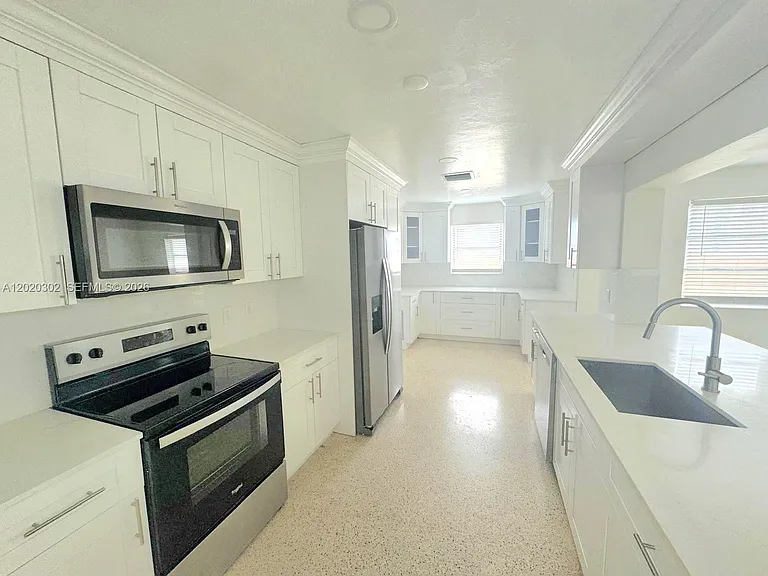 1145 Meadowlark Ave — Photo 3