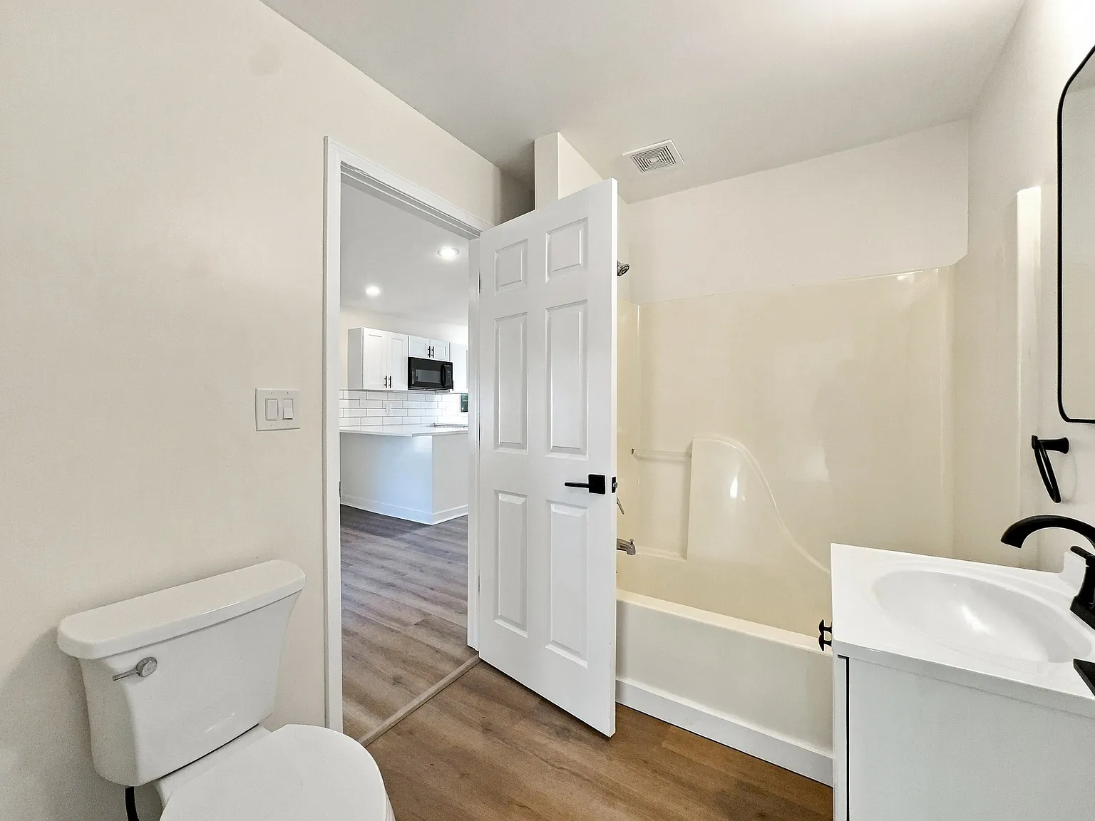 2034 Kenneth Street - 1 — Photo 3
