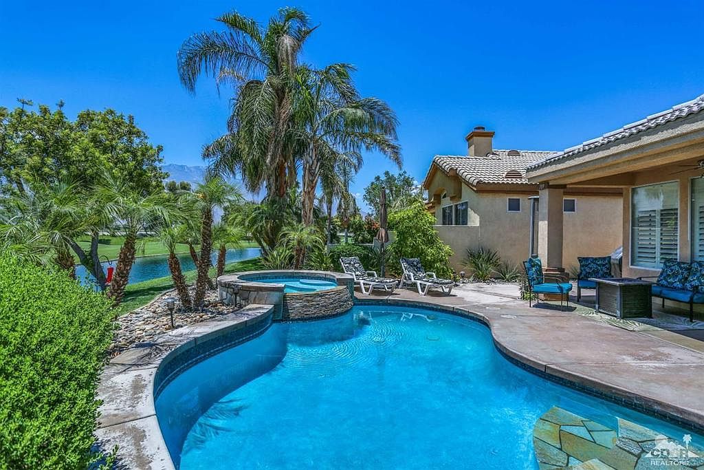 29709 W Laguna Dr
