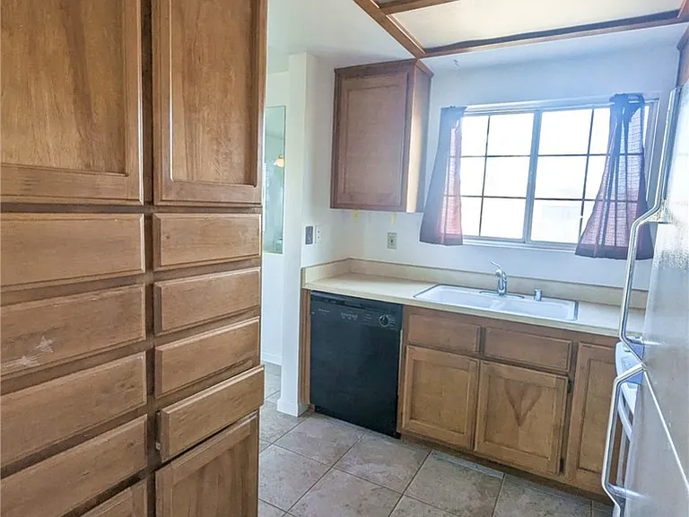 385 McCarthy Ave #A — Photo 5