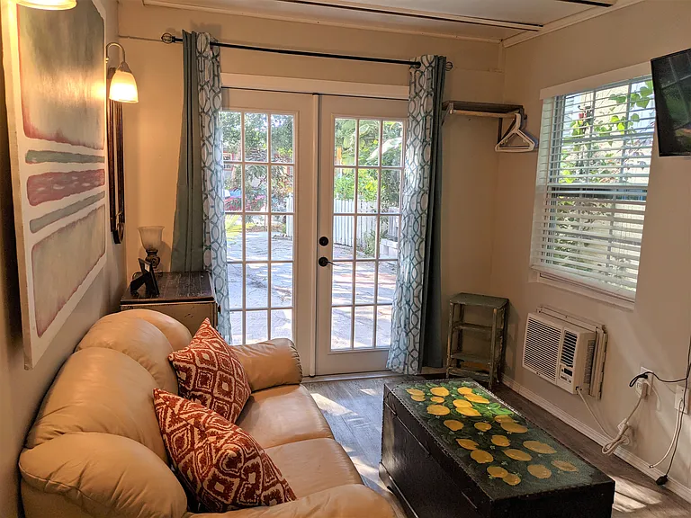 1235 Oak St NE #1 — Photo 3