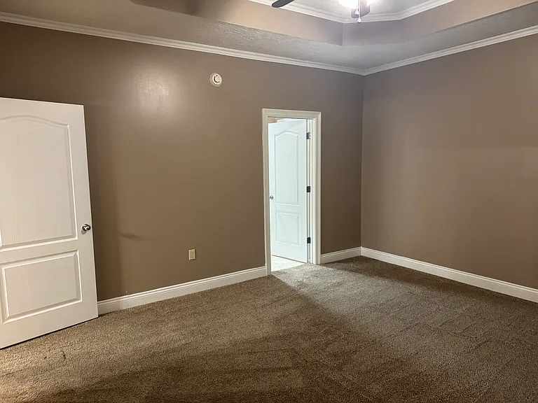 1050 Gage Dr — Photo 23