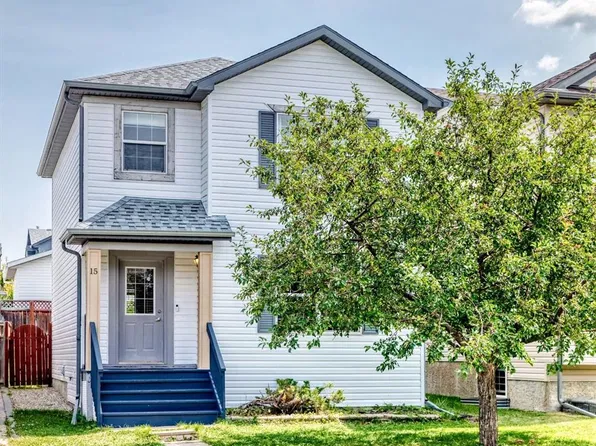 15 Coventry Line NE, Calgary, AB T3K 5H6