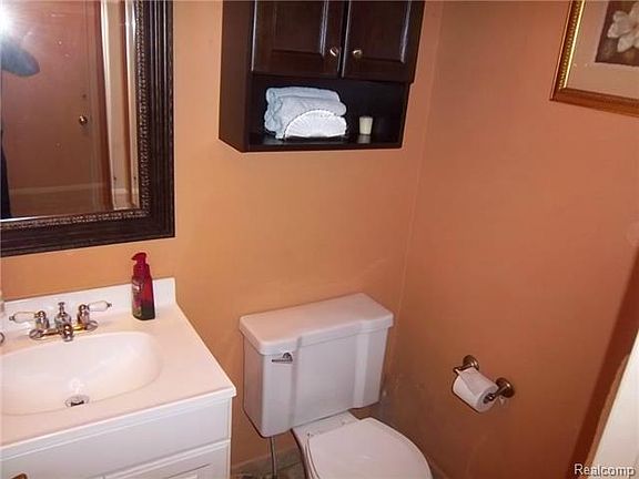 5th image of 4641 Franklin Park Dr