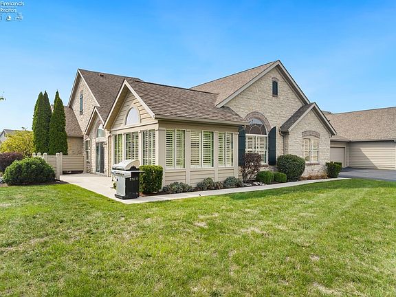 4th image of 2779 N Canterbury Cir #D