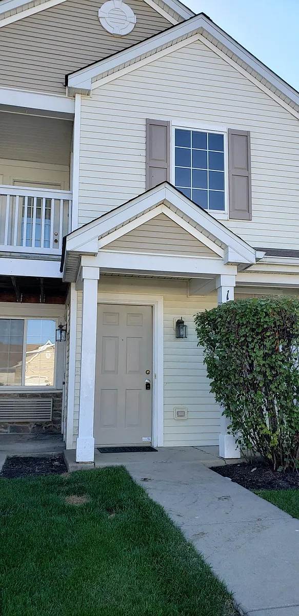 Building Photo - 1819 Silverstone Dr #1819
