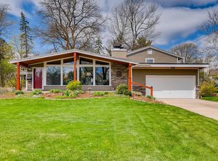 1008 Greenwood Dr, Wheaton, IL 60189