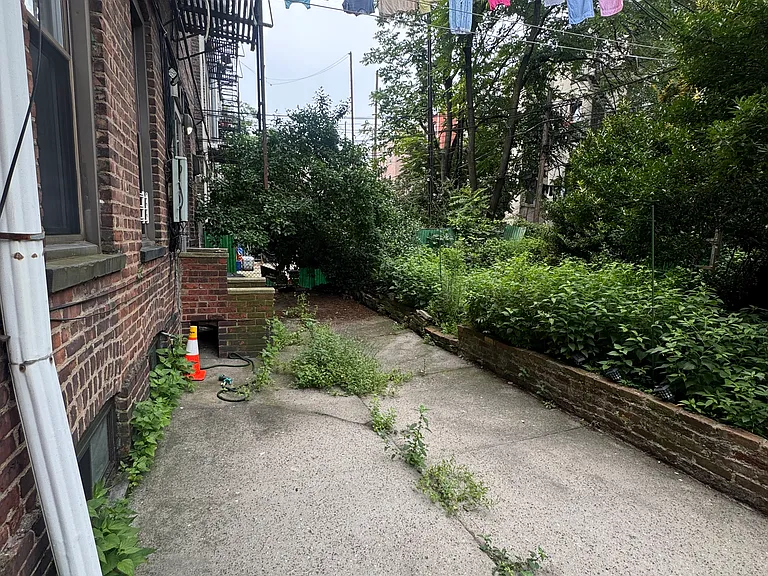 61-25 Madison St #1 — Photo 14