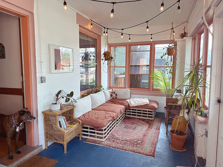 2941 Oakland Ave — Photo 2