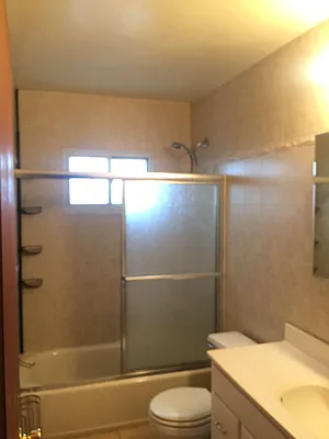 Rented by Metroline Realty | media 17